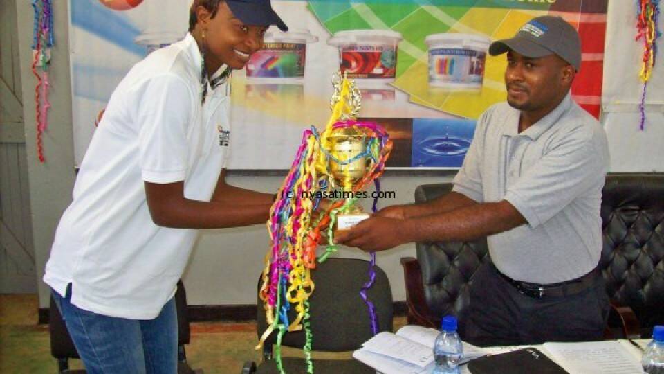 Rainbow Paints Launches Top Six Netball Trophy